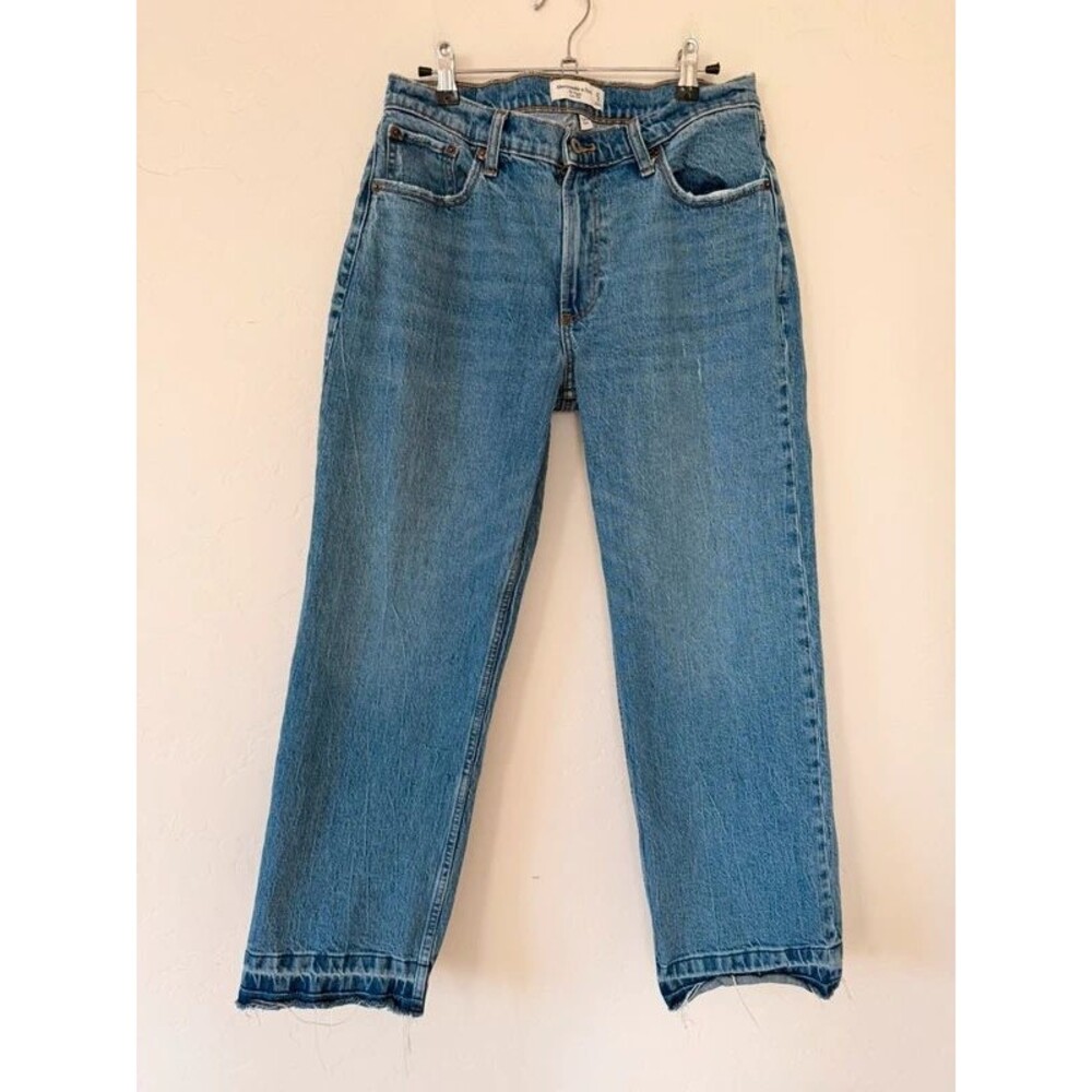 Abercrombie & Fitch The Baggy Low Rise Jean Size 4 Short